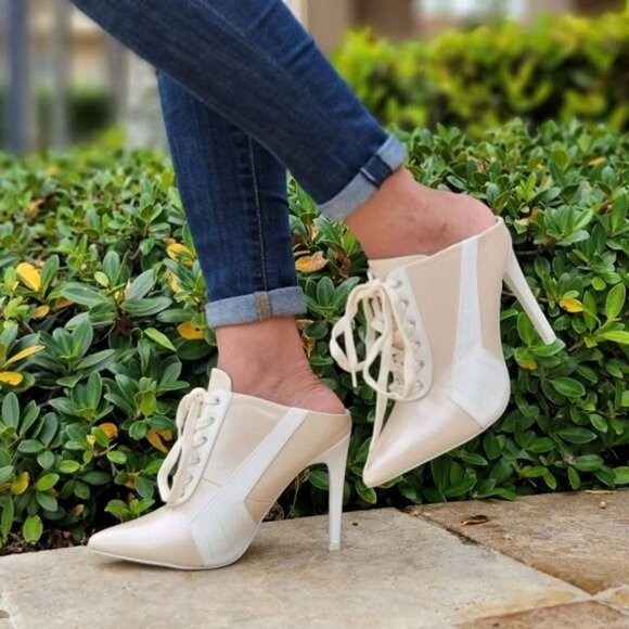Women Nude Low Cut Pontied Toe Booties - Picture 1 of 6